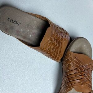 Taos Footwear Women's Brown Woven Sandals worn once
